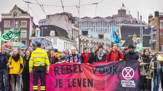 Amsterdam, 130 arresti a protesta clima