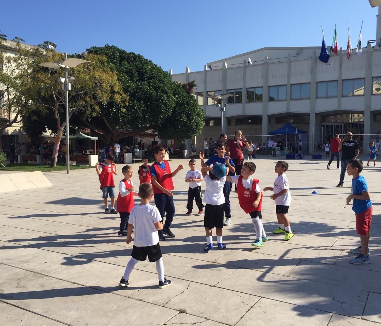 Il centro si trasforma in uno stadio 