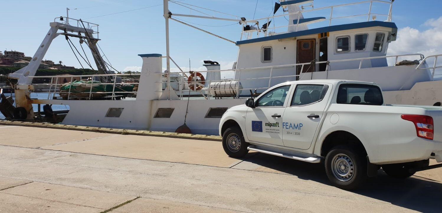 Guardia costiera, sanzioni e sequestri per pesca proibita e prodotti di provenienza dubbia 