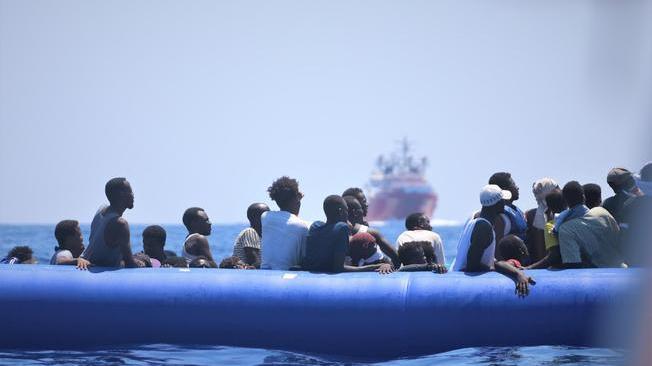 Marina libica soccorre 94 migranti