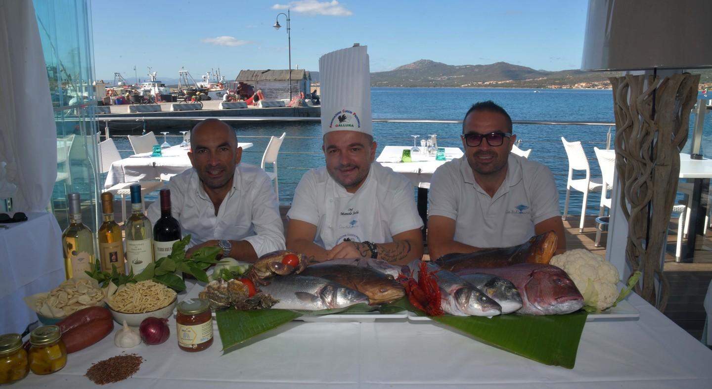 Da sinistra Gianluca Fasolino, lo chef Manolo Sechi e Antonio Fasolino