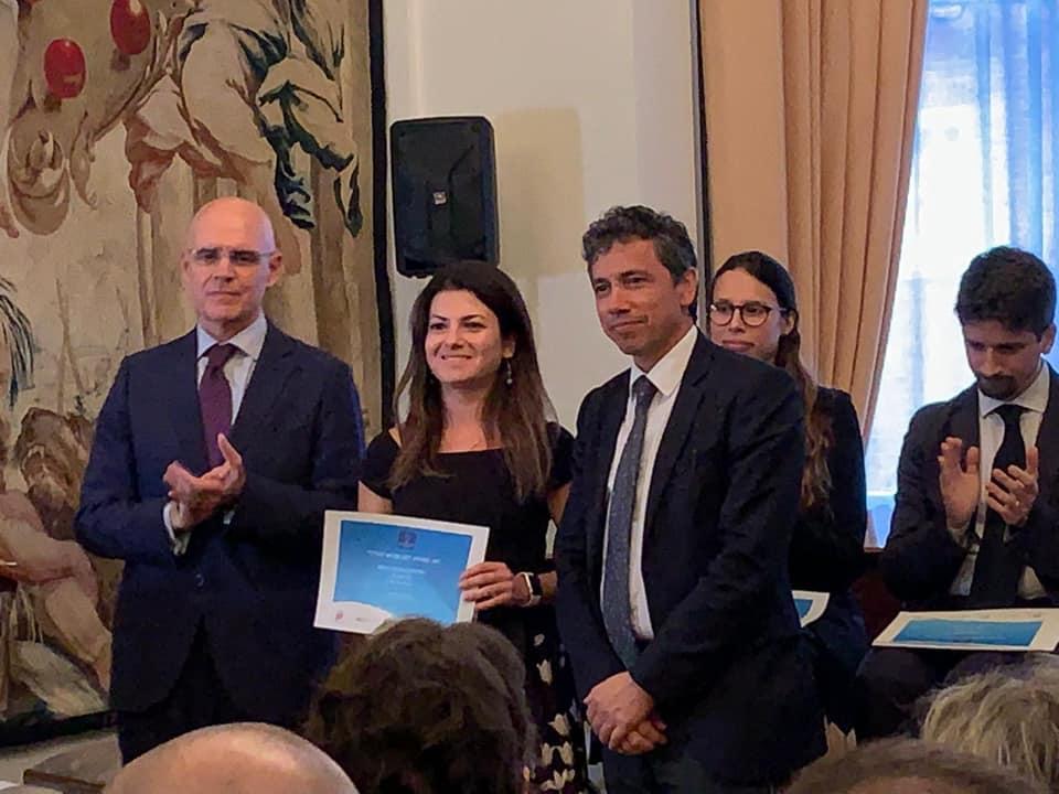 Claudia Contini premiata dall'ambasciatore sardo a Londra