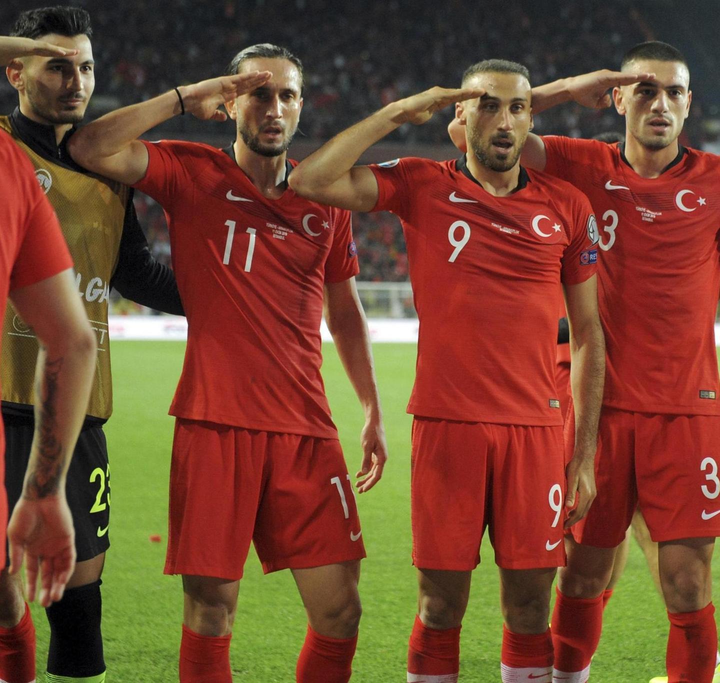 Nel calcio si scatena il boicottaggio anti Turchia 