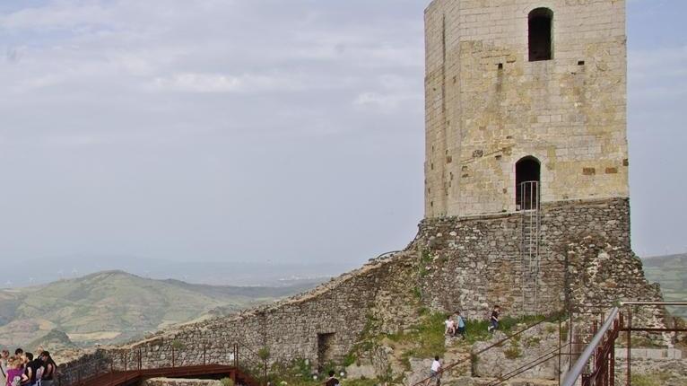 Sotto il castello dei Malaspina una fortezza d’epoca romana