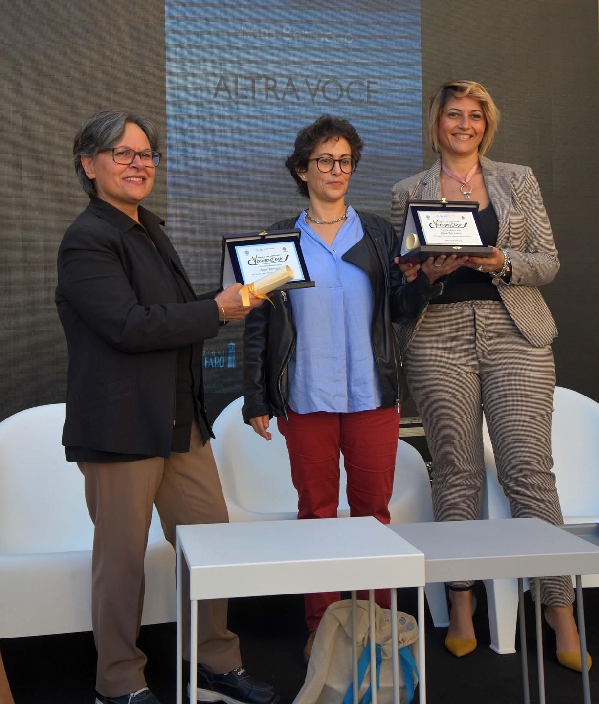 “Altra voce” della Bertuccio vince il Premio eno–letterario