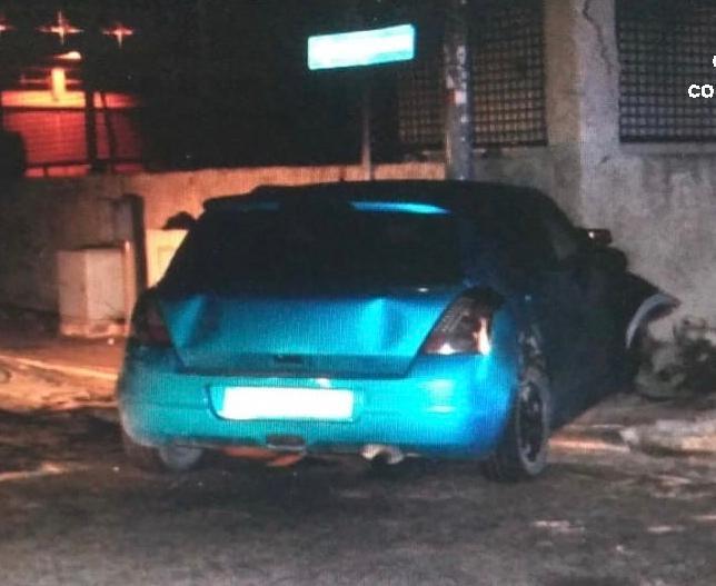 Si schianta sul muro, grave un 18enne 