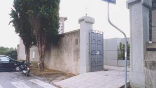 L'ingresso del cimitero di Iolo