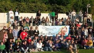 Foto di gruppo per i partecipanti al memorial Ivan e Benedetta a Calci