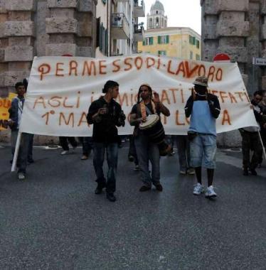 La manifestazione degli immigrati in centro 