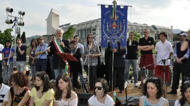 Il sindaco Cirri sul palco 