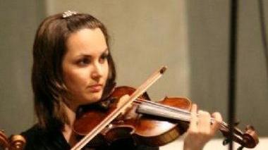 La violinista versiliese Beatrice Manai