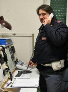 Un centralinista della polizia