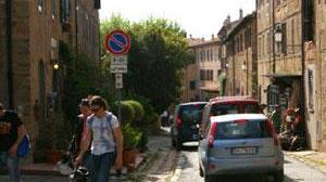 Di notte sparisce la segnaletica stradale: bravata o protesta?