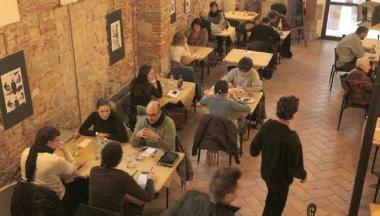 Il ristorante presso l’associazione Alba gestito da ex pazienti psichiatrici