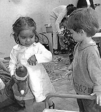 Bambini in un nido 