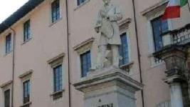 La statua di Mazzini