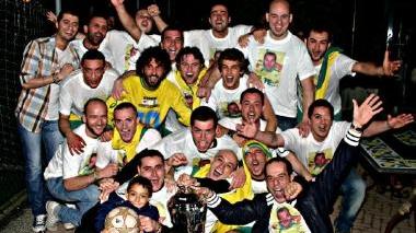 La formazione del Piccolo Bar che ha vinto il torneo provinciale di calcio a 8