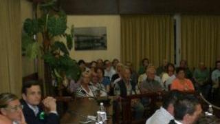 Una seduta del consiglio comunale di Santa Croce