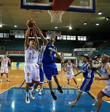 Unazione difensiva di Susini nella partita di domenica scorsa a Rieti 