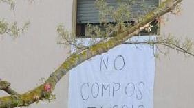 Striscioni alle finestre