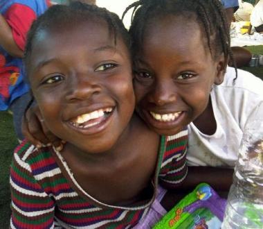 Bambini tra le strade di Haiti    
