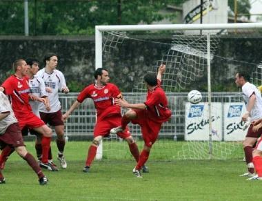 <b>CONFRONTO.</b> Il patron Giorgio Turba assieme al sindaco Roberto Pucci allo stadio 