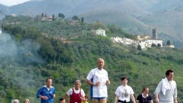 Podisti alla marcia delle ville