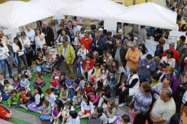 La folla alla festa a Santa Lucia 
