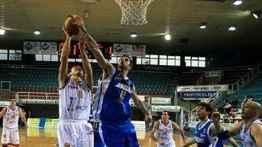 Un’azione difensiva di Susini nella partita di domenica scorsa a Rieti