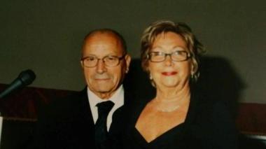 A sinistra Luigi Capodarca e Delfina Corsagni. Sopra l’albergo Campagnola e sotto un gruppo di contradaioli arancioverdi