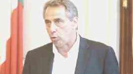 Il sindaco Alessandro Cosimi nella prima seduta del consiglio; nella foto piccola, Marco Cannito