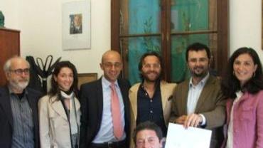 La firma della convenzione