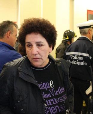Patrizia Fazio, la moglie delluomo che ha minacciato di darsi fuoco in via Roma   