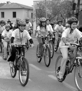 Bambini in bicicletta 