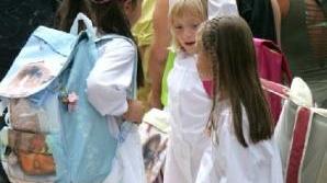 Bambini della scuola elementare in una foto di archivio