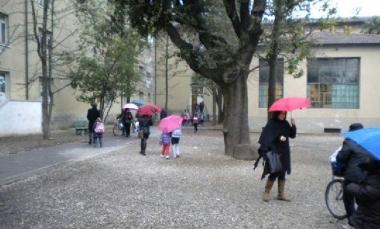 Il cortile della primaria Alighieri in piazzale San Donato (Vip) 