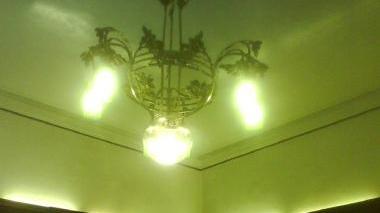 Uno storico lampadario proveniente da Livorno