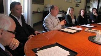 Da sin. Raugei, Dalli, Mannocci e i giovani della Compagnia