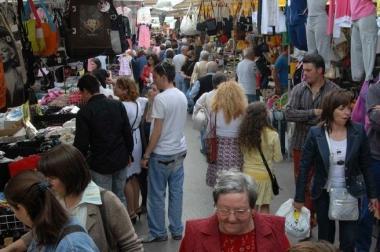 <b>BANCHI </b>in piazza domani a Grosseto per la festa degli ambulanti 