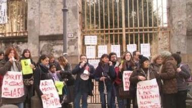 Il presidio che era stato organizzato dai genitori (Vip)