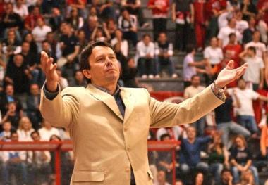 <b>MISTER LEGA2.</b> Maurizio Lasi &egrave; rimasto nei cuori di moltissimi tifosi biancorossi dopo aver riportato Pistoia nel basket prof Secondo il coach di Imola la Carmatic pu&ograve; recitare un ruolo da protagonista in questi playoff 