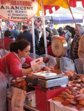 La crisi economica allunga i suoi tentacoli anche tra i banchi del mercato 