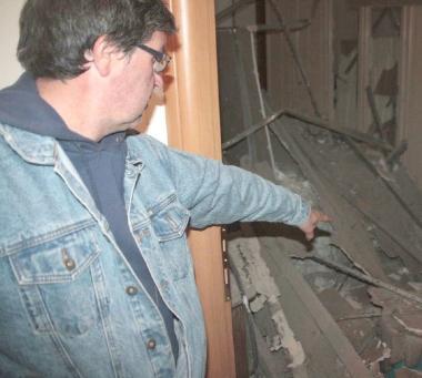 Crolla un soffitto, salvi per miracolo