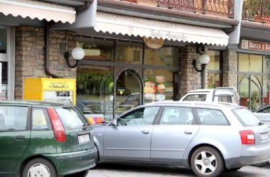 Il bar di Avenza dove &egrave; avvenuta laggressione ancora avvolta nel mistero 