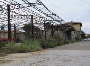 Famiglie prigioniere della stazione fantasma