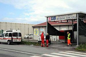 Ruba l'ambulanza per farsi un giro, arrestato in stato confusionale