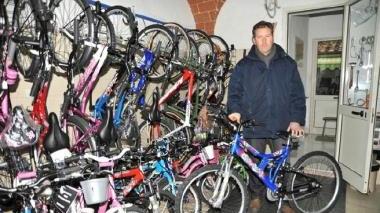 Il negozio “Alfio Cicli” di Cecina