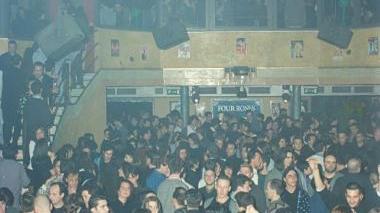 Addio al "Four roses" al suo posto appartamenti