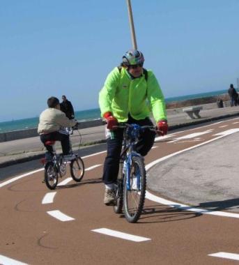 Si inaugura la pista ciclabile