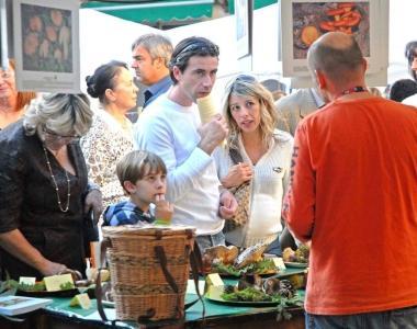 Una recente iniziativa della Pistoia Card in piazza della Sala 